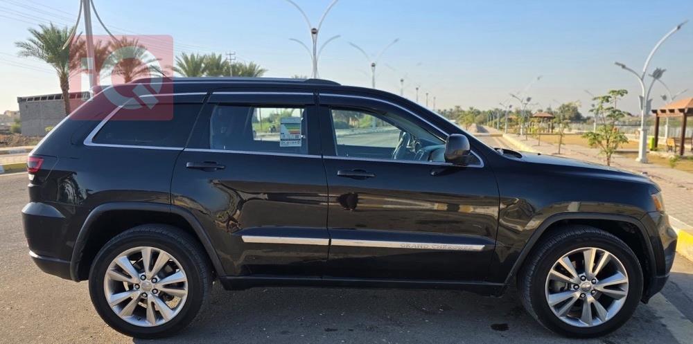 جیپ گراند شیرۆکی